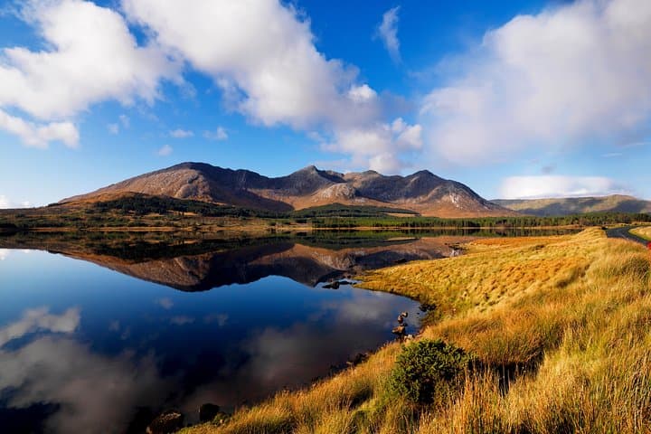 Connemara Castles Day Tour from Galway: Kylemore, Aughnanure & Clifden photo 6