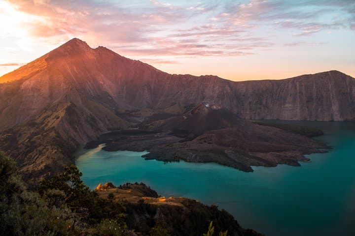 Mount Rinjani 3-Day Summit and Crater Lake Trek