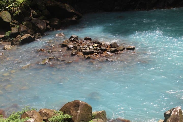 Hike Rio Celeste: Guided Walk in Tenorio Volcano National Park photo 4