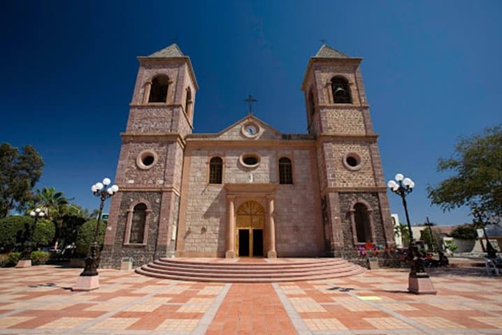 La Paz Day Tour from Cabo: Scenic Drive, Malecón & Todos Santos Stop photo 2