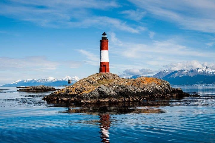 Sail the Beagle Channel on a Catamaran: Wildlife & Les Eclaireurs Lighthouse Cruise photo 4