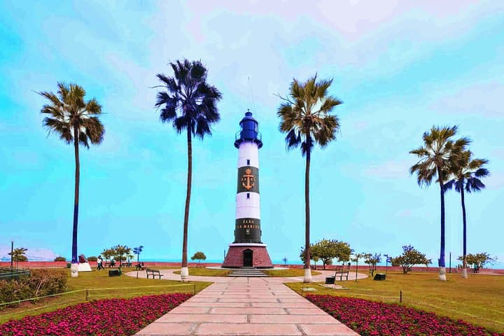 Miraflores, Barranco & San Isidro: Lima Districts Small-Group Tour photo 4