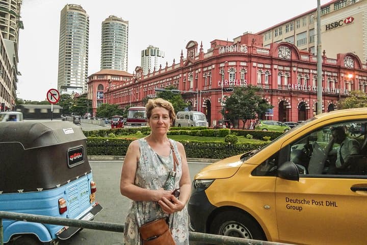 Colombo Day Tour from Bentota: Museums, Temples & Sunset at Galle Face photo 5