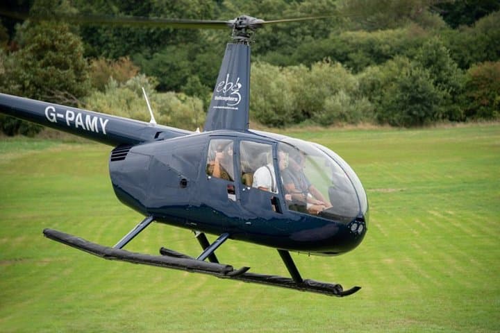 Pathfinder Helicopter Tour from Redhill — 15-Minute Surrey Aerial Flight photo 2