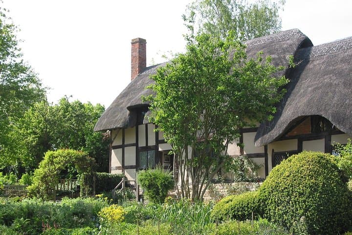 Private Stratford-Upon-Avon Day Tour from London — Actor-Led Shakespeare Experience photo 4