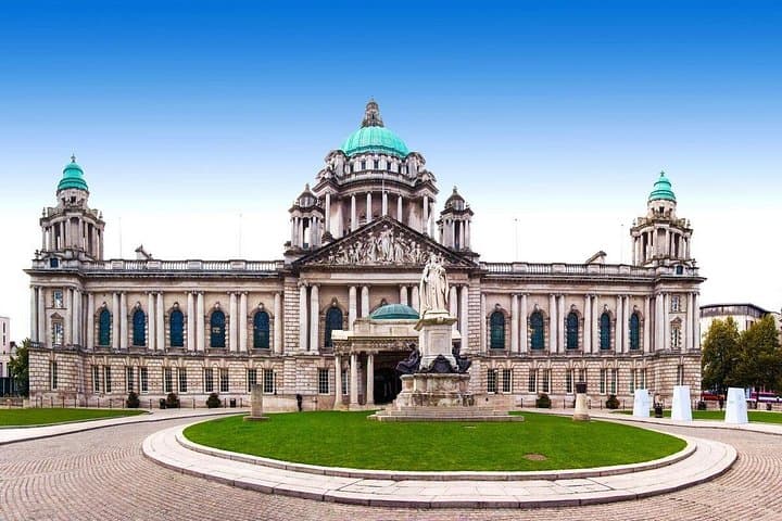 Belfast City History & Titanic Birthplace Private Tour — Full-Day Guide