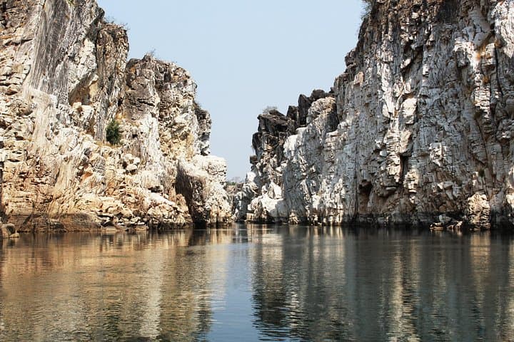 Romantic Walking Tour of Jabalpur: Bhedaghat, Narmada & City Love Stories