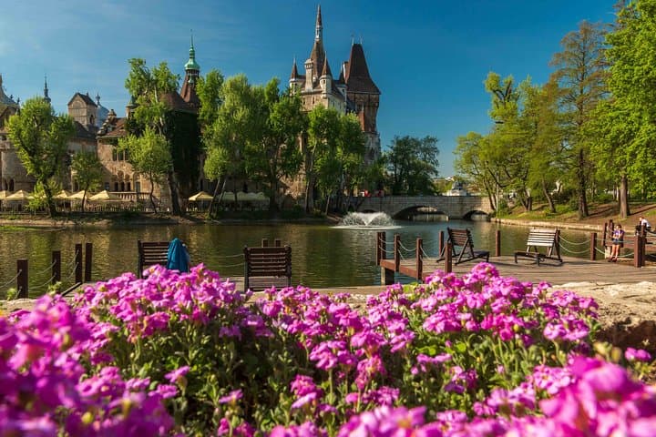 Budapest 4-Hour Private Minivan Tour — Buda & Pest Highlights photo 2
