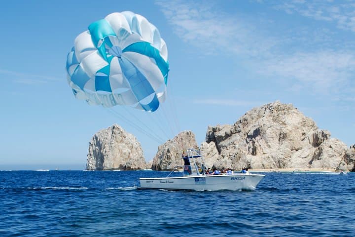 Parasailing Los Cabos: Soar Over Land's End and The Arch photo 5
