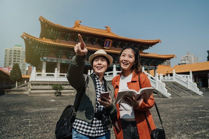 Walking Zhuzhou: A Two-Hour Guided City Tour of Waterfalls, Yandi Mausoleum & Local Stories