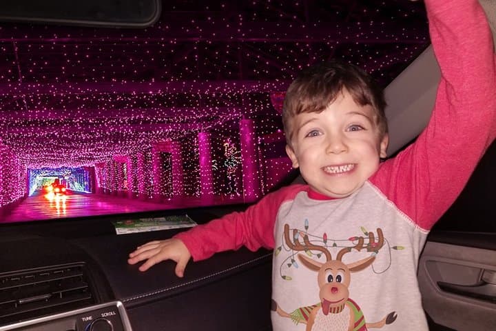 Drive the Glittering Lights: Las Vegas Motor Speedway Holiday Drive-Thru Guide photo 4