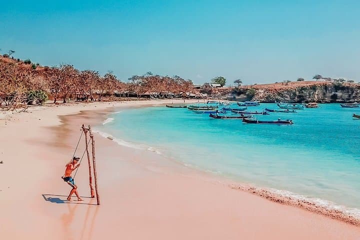 Pink Beach & Southeast Gili Islands: Full-Day Private Snorkel Tour from Lombok