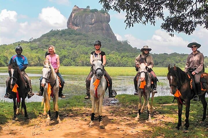 Seven-Day Sri Lanka Horseback Adventure: Beaches, Tea Plantations & Ancient Sites photo 2