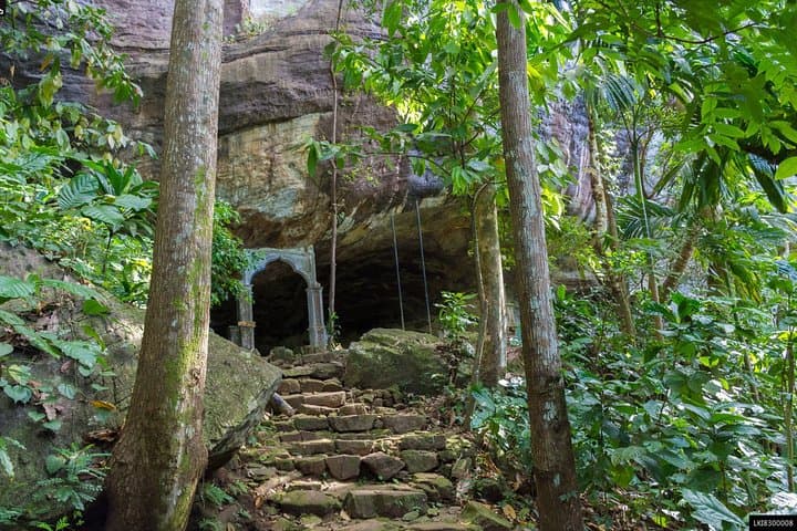 Pannila Cave Adventure from Mount Lavinia: Limestone Caves & Waterfall Hike photo 2