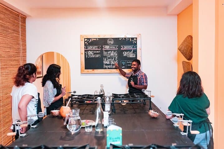 Pettah Market Tour & Hands-On Sri Lankan Cooking Class in Colombo