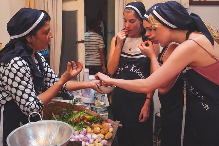 Pettah Market Tour & Hands-On Sri Lankan Cooking Class in Colombo photo 2