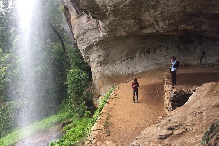 Belilena Cave Day Trip from Mount Lavinia — Explore the Balangoda Man Site