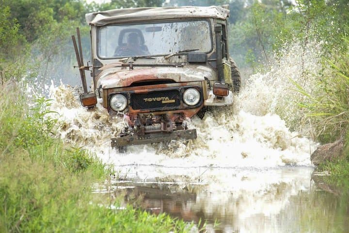 Kamatha Mud Safari: 4x4 Off‑Road Adventure from Habarana, Sri Lanka
