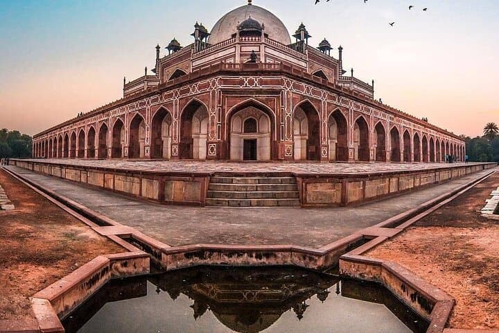 Two-Day Delhi Highlights: Old City, Mughal Monuments & Temple Circuit