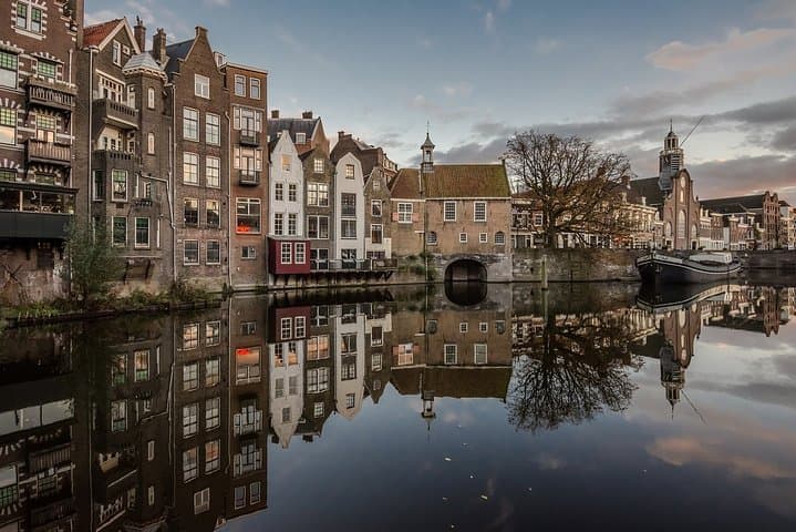 Rotterdam Private Architecture Walking Tour: Central Station, Cube Houses & Erasmus Bridge
