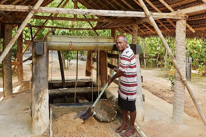 Gem-Hunting in Ratnapura: Day Trip from Negombo photo 5