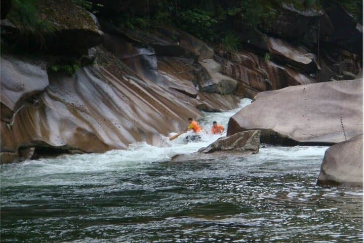 Wuyishan Rubber-Boat Drifting at Qinlong Waterfall: Spring Water River Adventure photo 4
