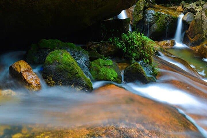 Wuyishan Rubber-Boat Drifting at Qinlong Waterfall: Spring Water River Adventure