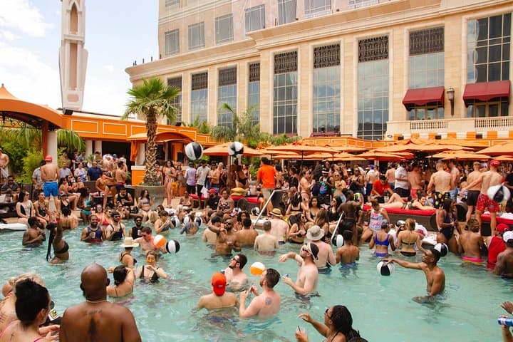 Las Vegas VIP Pool Party Bus: Day Club Crawl & VIP Access photo 6