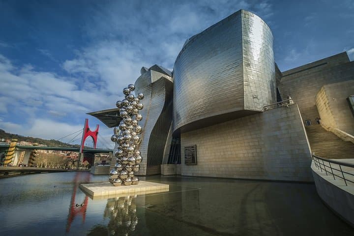 Bilbao Private Walking Tour: From Guggenheim to Old Town in Two Hours photo 5