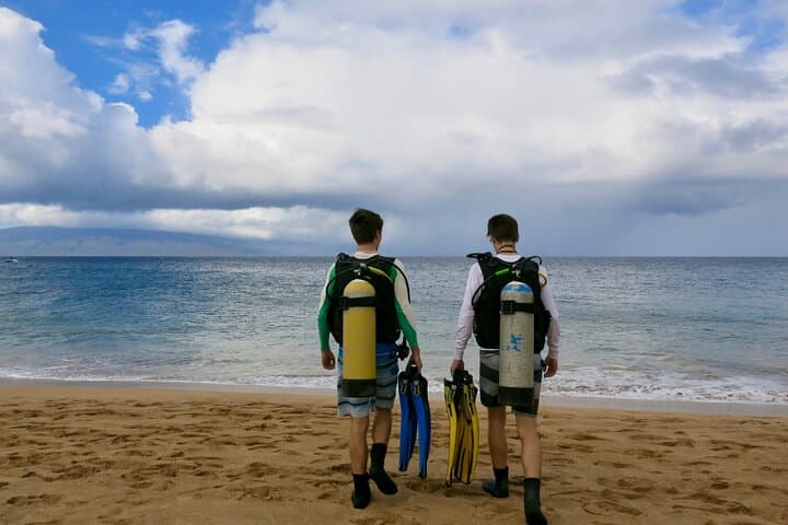 Guided Lahaina Shore Dive for Certified Divers — Kaanapali Turtles & Rays photo 4