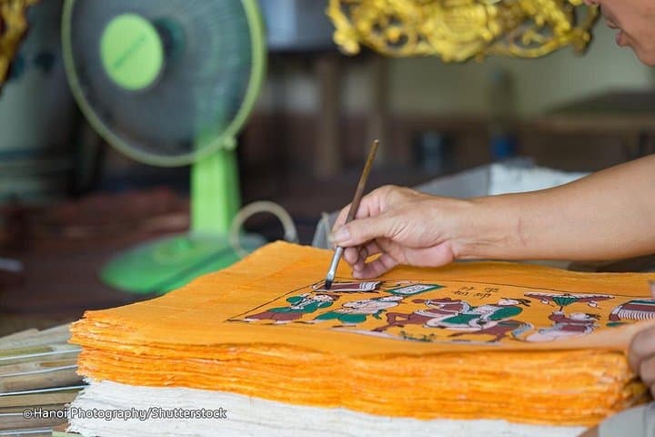 Cycling to But Thap Pagoda & Dong Ho Village: Day Trip from Hanoi