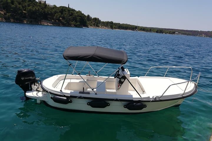 West Coast Brac Boat Tour: Hidden Bays, Snorkeling & Seaside Villages photo 3