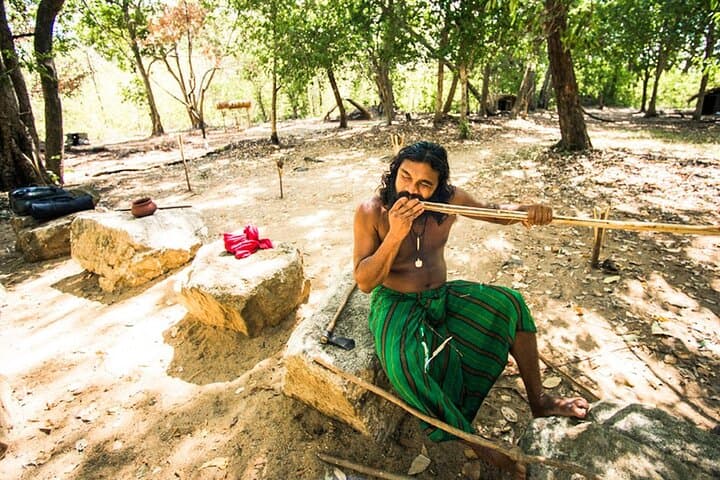 Dambana Veddah Village Visit: Mahiyangana Cultural & Wilderness Tour