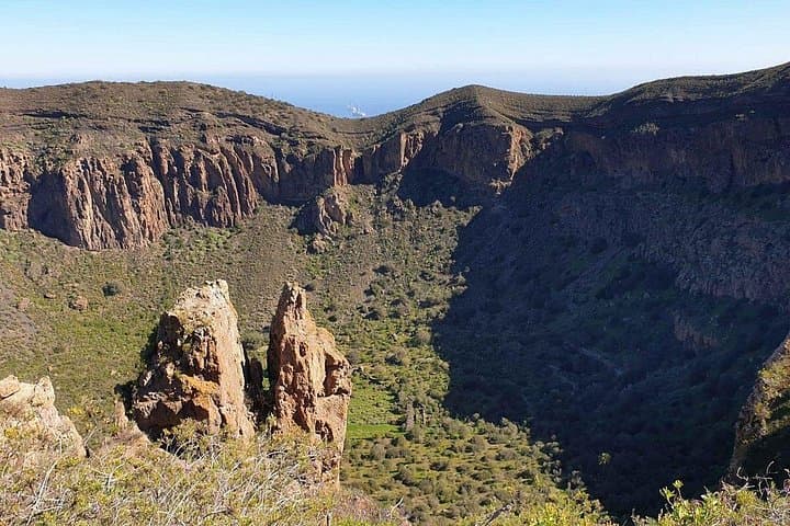 Bandama Caldera Walk and Canary Wine Tasting — Private Gran Canaria Volcano Tour photo 3