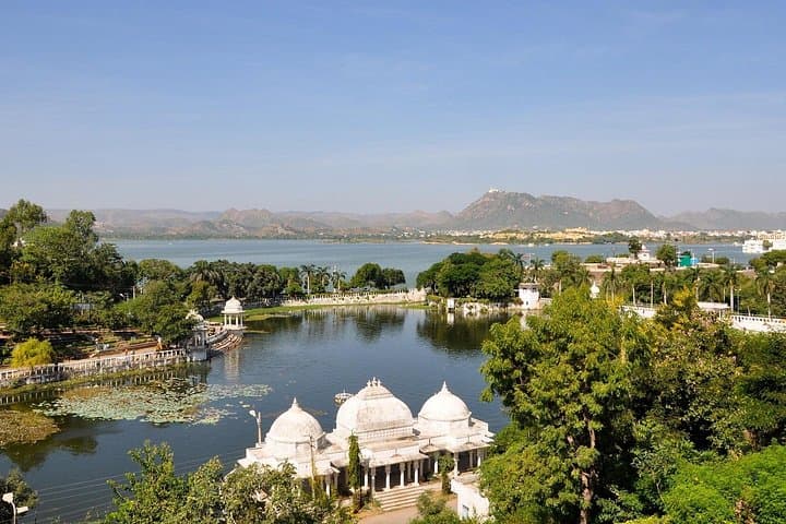 Private Full-Day Udaipur City Tour: Lakes, Palaces & Local Life photo 3