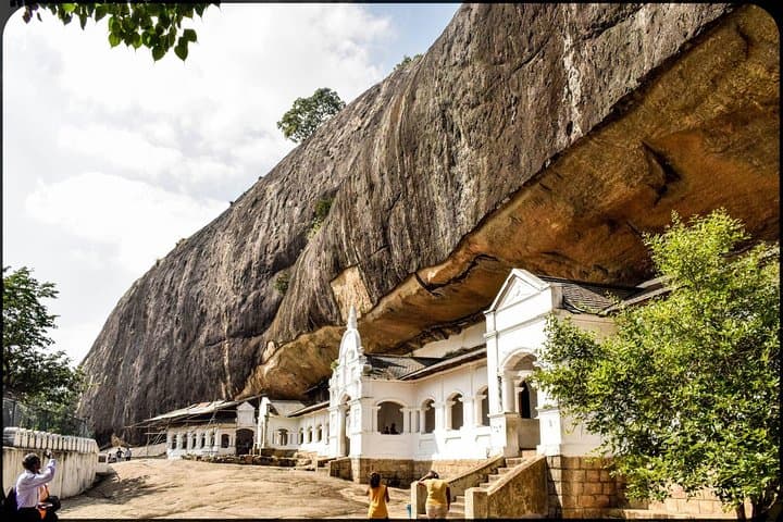 Amazing Round Tour of Sri Lanka: 9 Nights, 10 Days Cultural & Wildlife Journey