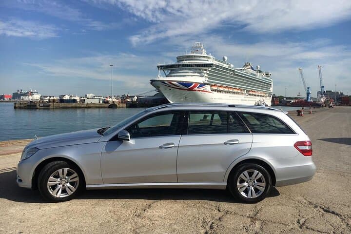 Portsmouth to London Private Transfer — Door-to-Door Service to Central London & Heathrow photo 6