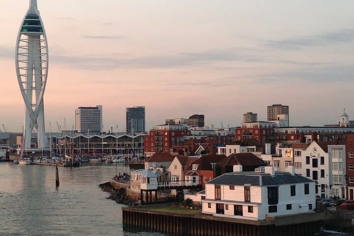 Portsmouth to London Private Transfer — Door-to-Door Service to Central London & Heathrow
