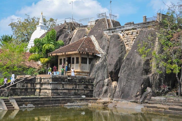 Day Trip to Anuradhapura: Sacred City Temples from Colombo photo 5