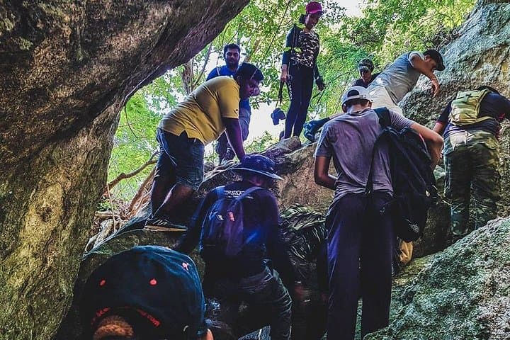 Hike to Danigala Circular Rock from Mahiyanganaya — 360° Views & Ancient Caves photo 4