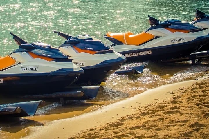 Jet-Ski Sessions Near Nantes — Secure Circuits on White Sand Beaches photo 3
