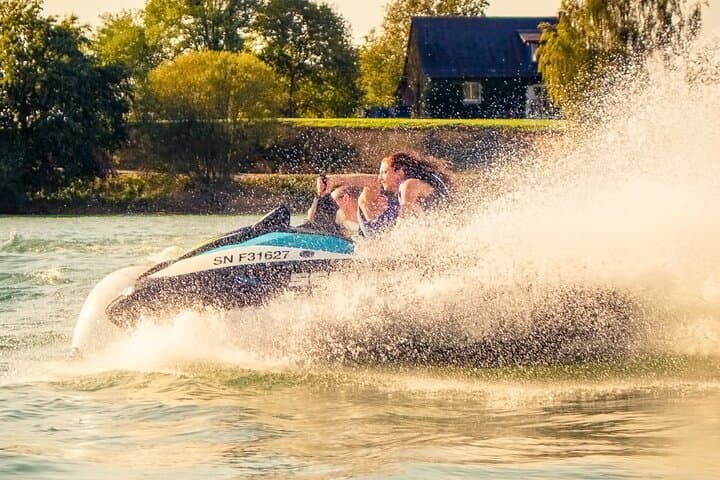Jet-Ski Sessions Near Nantes — Secure Circuits on White Sand Beaches photo 4