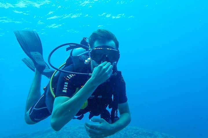 Scuba Diving in Trincomalee: Clear Reefs and Deep-Water Walls in Sri Lanka photo 3