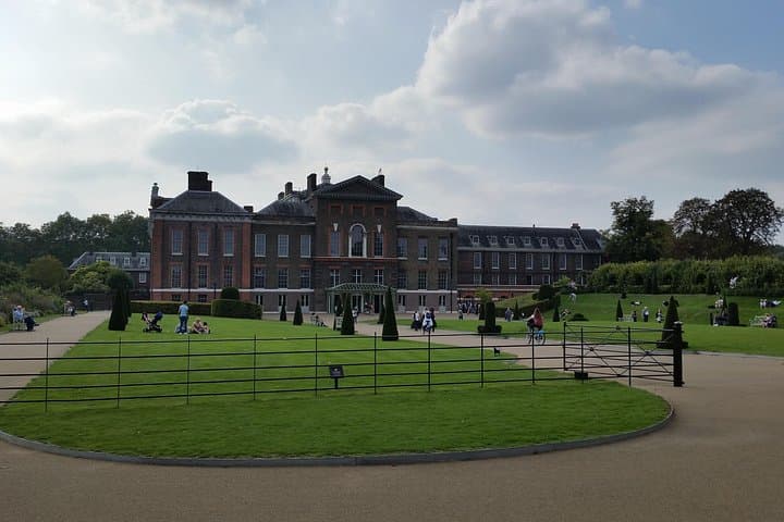 Hyde Park and Kensington Gardens Self-Guided Audio Tour — Walk London's Royal Parks photo 3