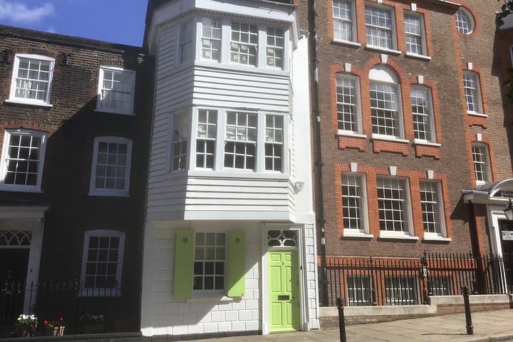 Hampstead Village Walking Tour: Historic Lanes, Heath Views & Literary Landmarks photo 4