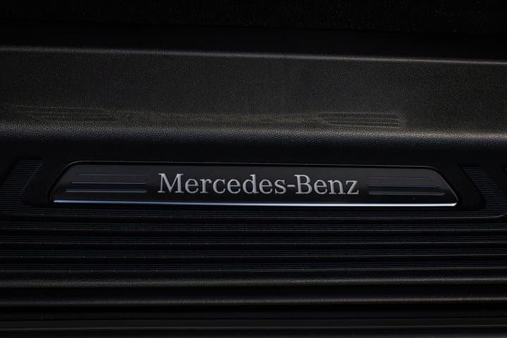 Glasgow Private City Tour — Half to Multi-Day Mercedes V‑Class Experience photo 2