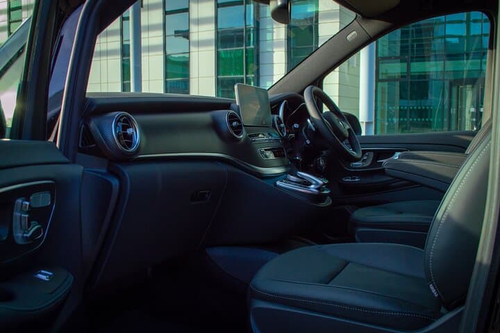 Glasgow Private City Tour — Half to Multi-Day Mercedes V‑Class Experience photo 3