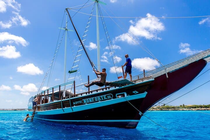 Luxury Lagoon Cruise in Aruba: Teak Schooner, Onboard Chef & Snorkel photo 3