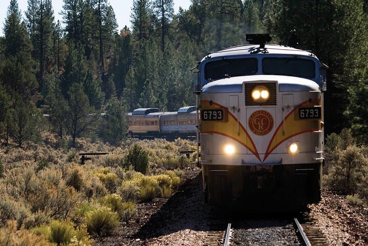 Grand Canyon Railway Day Trip from Sedona: First-Class Rails and South Rim Highlights photo 6