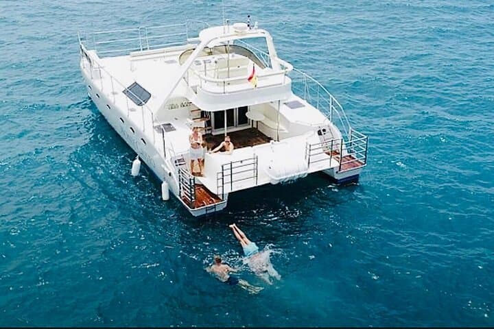 Tenerife Catamaran Cruise: Whale Watching, Snorkeling & Tapas from Puerto Colón photo 2